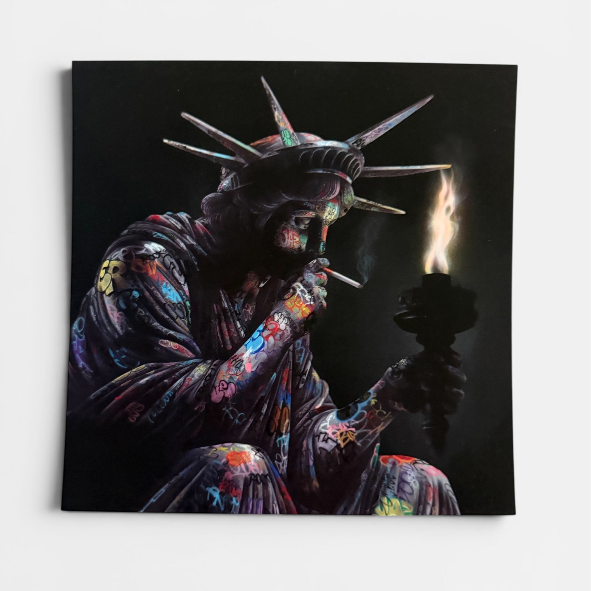  Carte postale street art Statue de la Liberté graffiti Pause Clope Onemizer