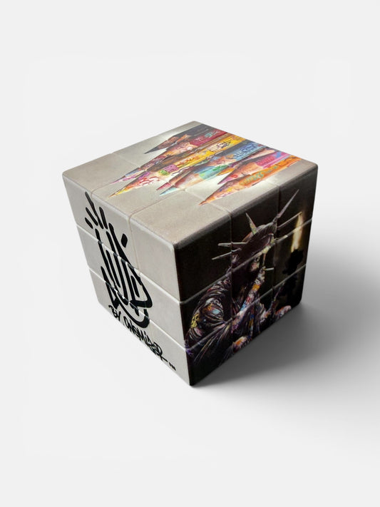 Cube magique street art Onemizer édition limitée vue statue de la Liberté  et logo