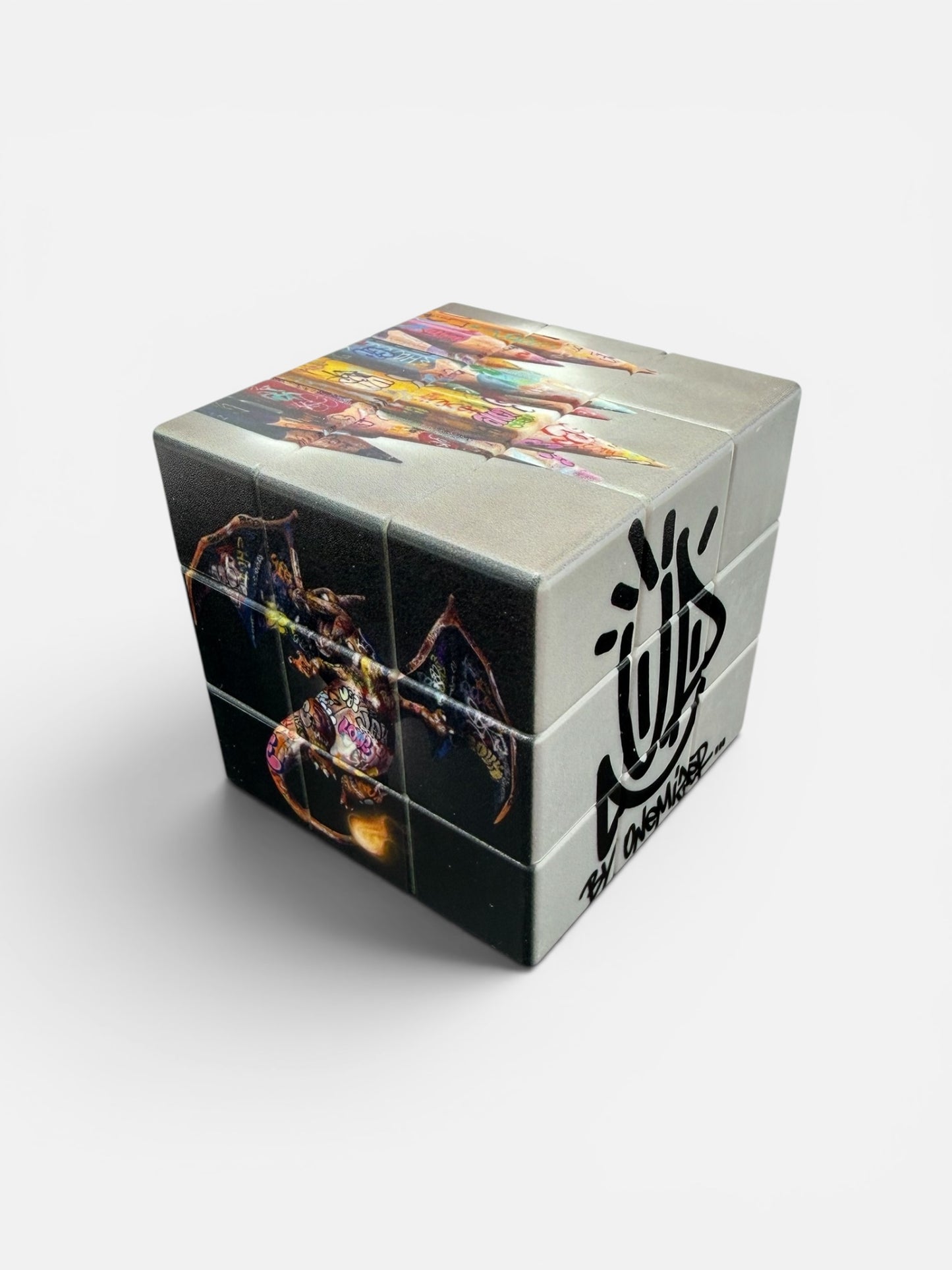 Cube magique street art Onemizer dragon graffiti Pokémon Dracaufeu 