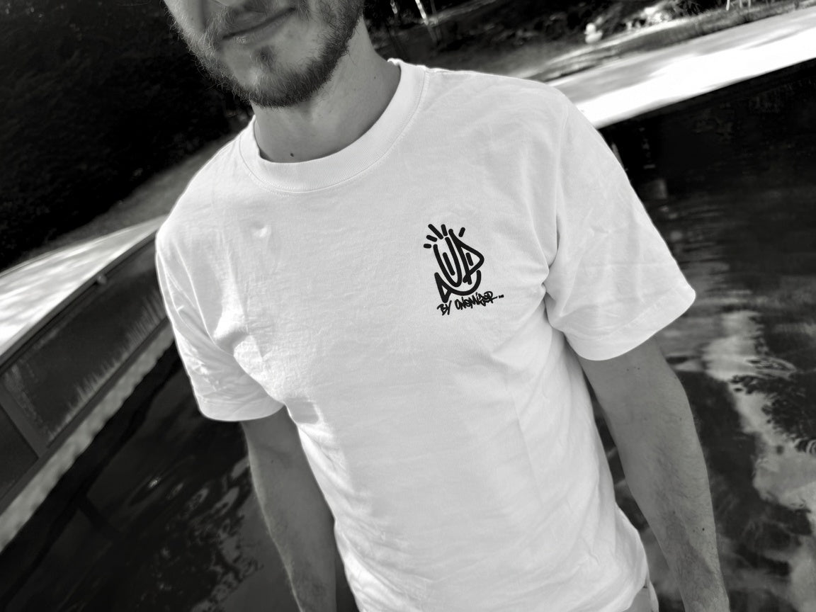 T-shirt Ça Pik Pik UP by Onemizer porté logo poitrine